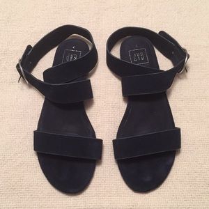 Gap navy suede sandals